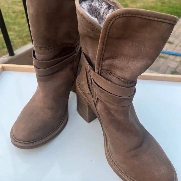 Elegant Tan Heeled Boots EU38 like New - Picture 8 of 10
